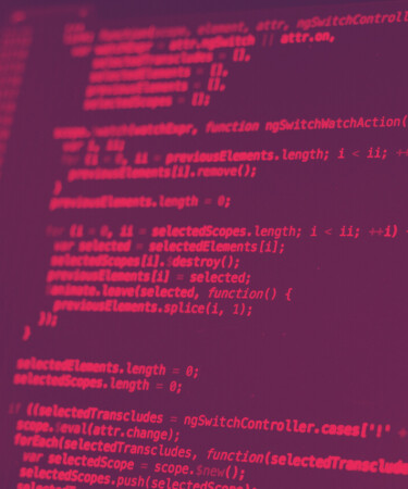 Computerbildschirm mit Codezeilen
